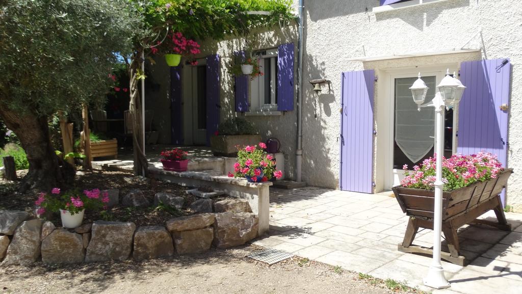 Les Glycines Bed and Breakfast Cheyssieu Eksteriør billede