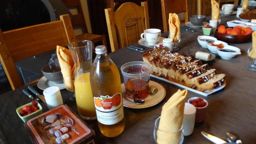 Les Glycines Bed and Breakfast Cheyssieu Eksteriør billede